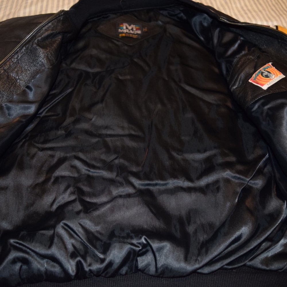 WARNER BROS🔥RARE🔥 VINTAGE LEATHER 1990'S LOONEY TUNES "JUST CHILLIN" JACKET XL - Picture 8 of 13
